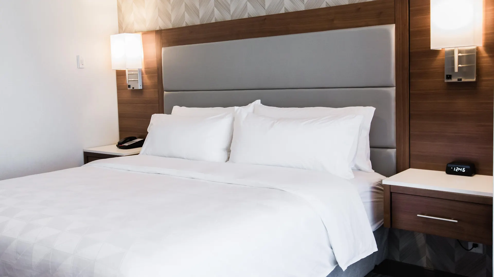 Holiday Inn Calgary South Conference Center